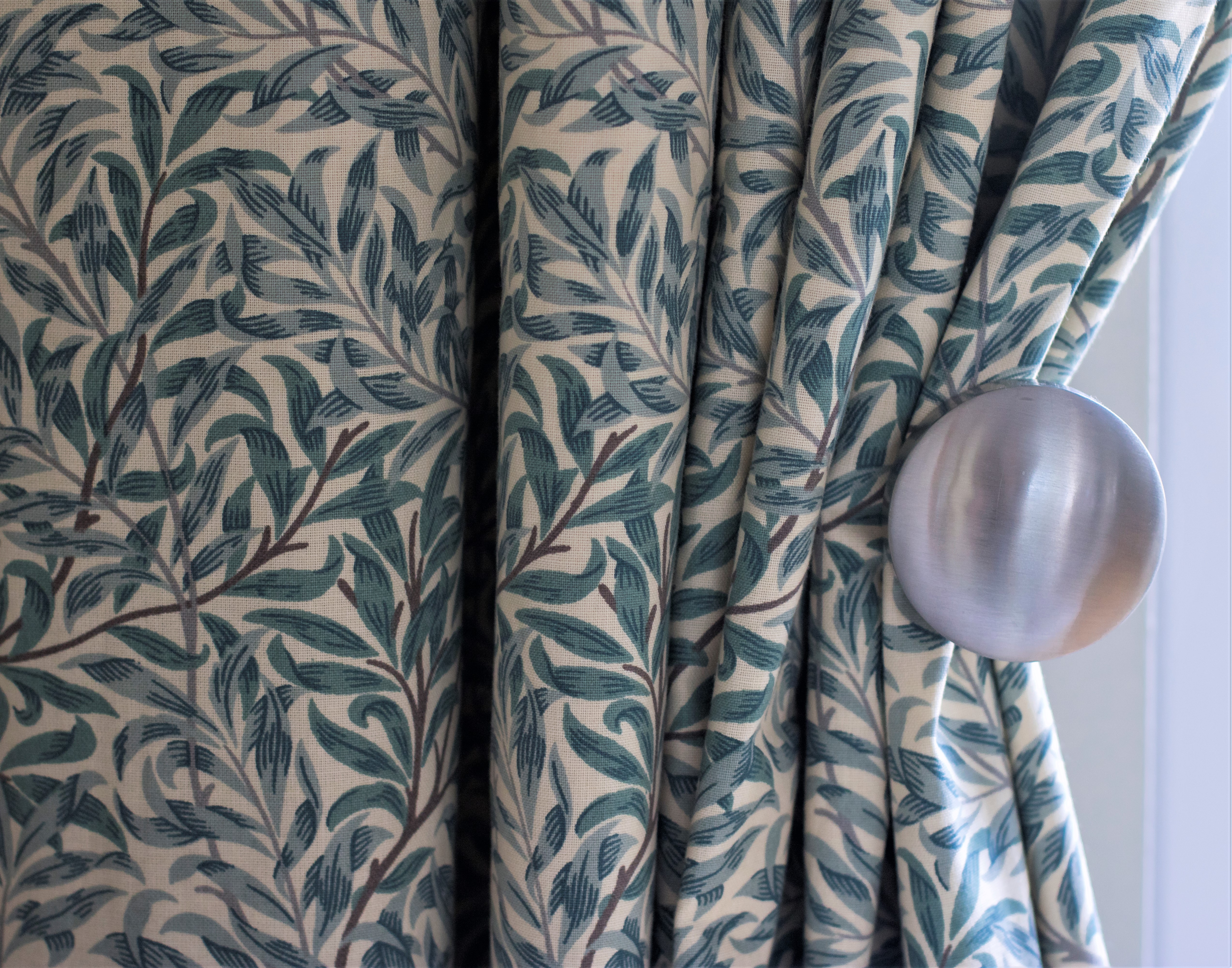 William Morris Gallery Green Willow Bough Unlined Curtains & Tie Backs 