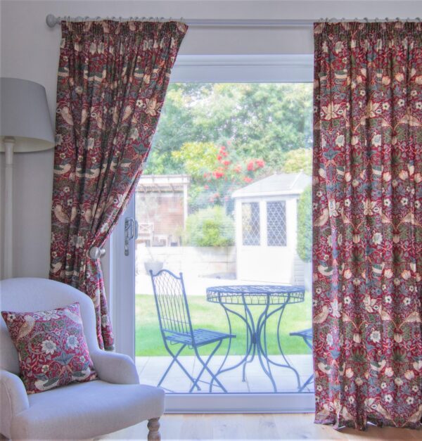 Strawberry Thief Red - Lined Curtains