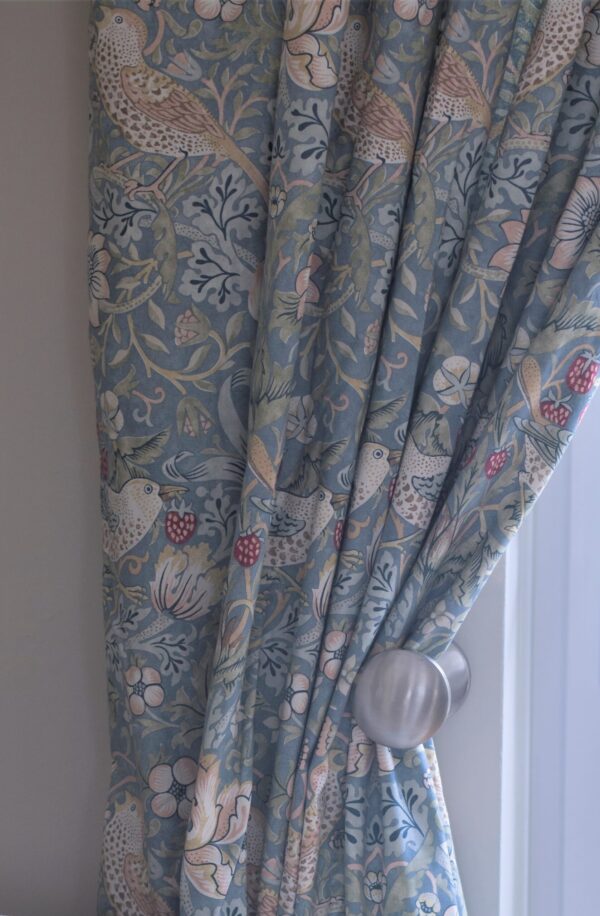 Strawberry Thief Blue- Lined Curtains - Image 2