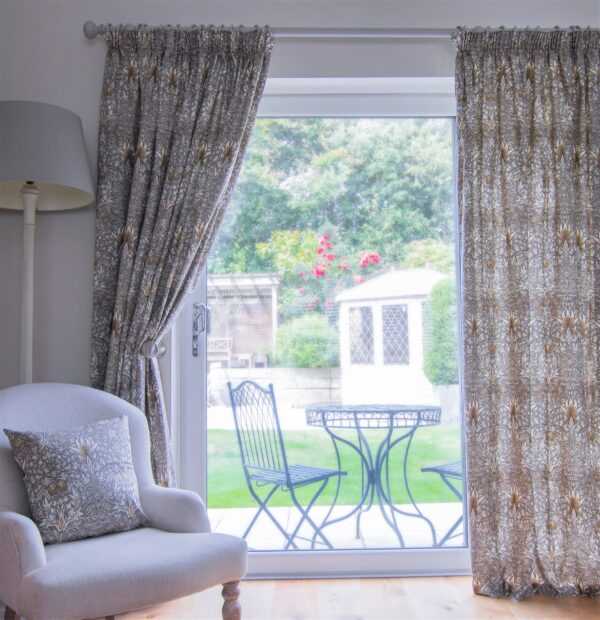 Snakehead - Lined Curtains